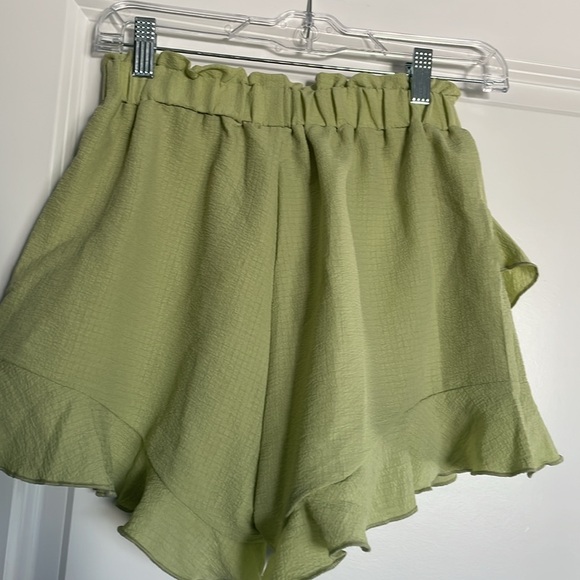 Women’s SHEIN Shorts XS NWT $25 Excellent Condition green - Picture 5 of 5